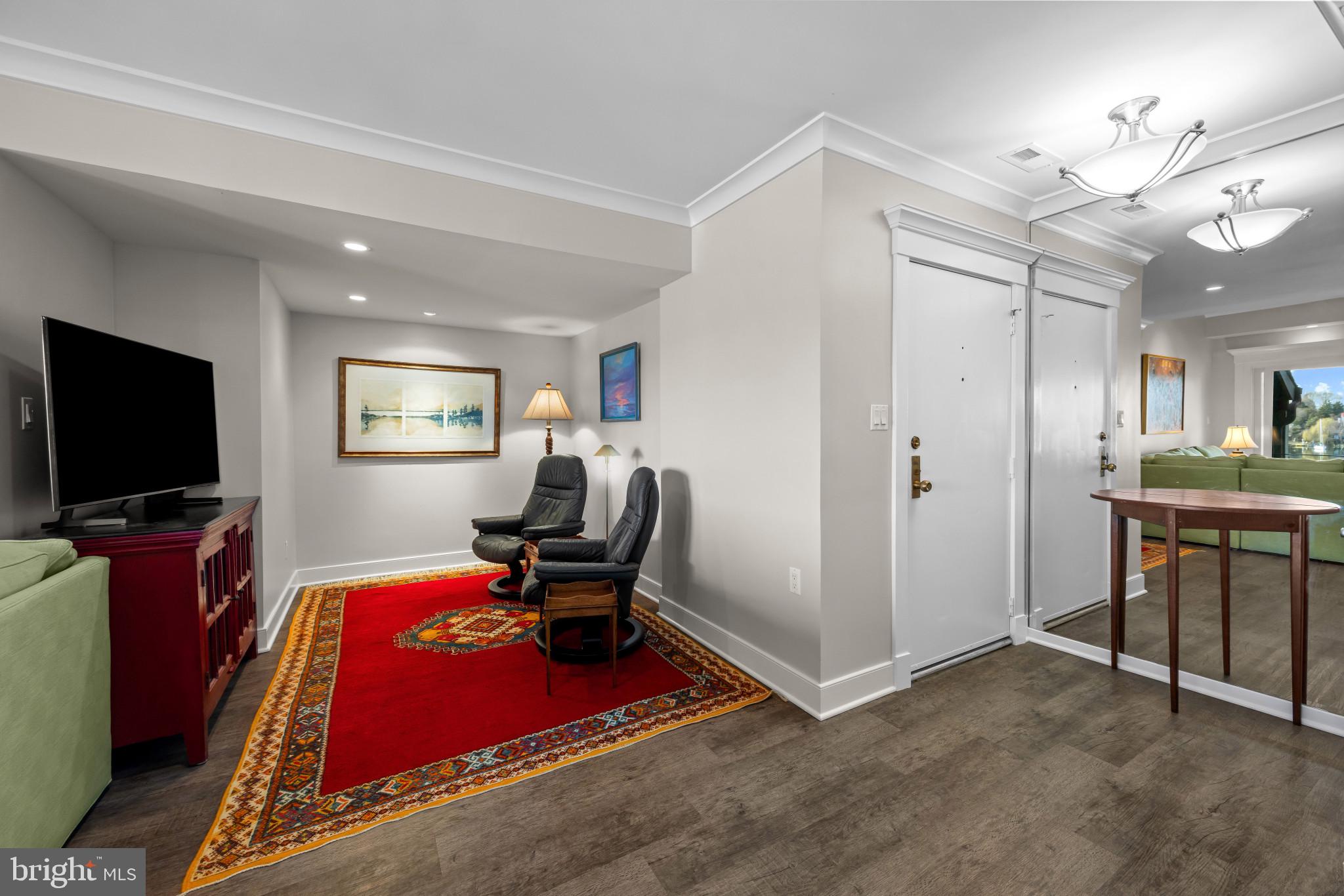 WATERFRONT SPA CREEK CONDO | 3 PRESIDENT POINT DRIVE B3