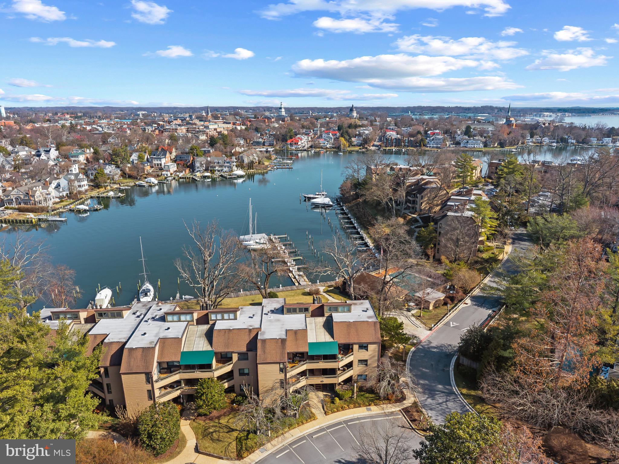 WATERFRONT SPA CREEK CONDO | 3 PRESIDENT POINT DRIVE B3