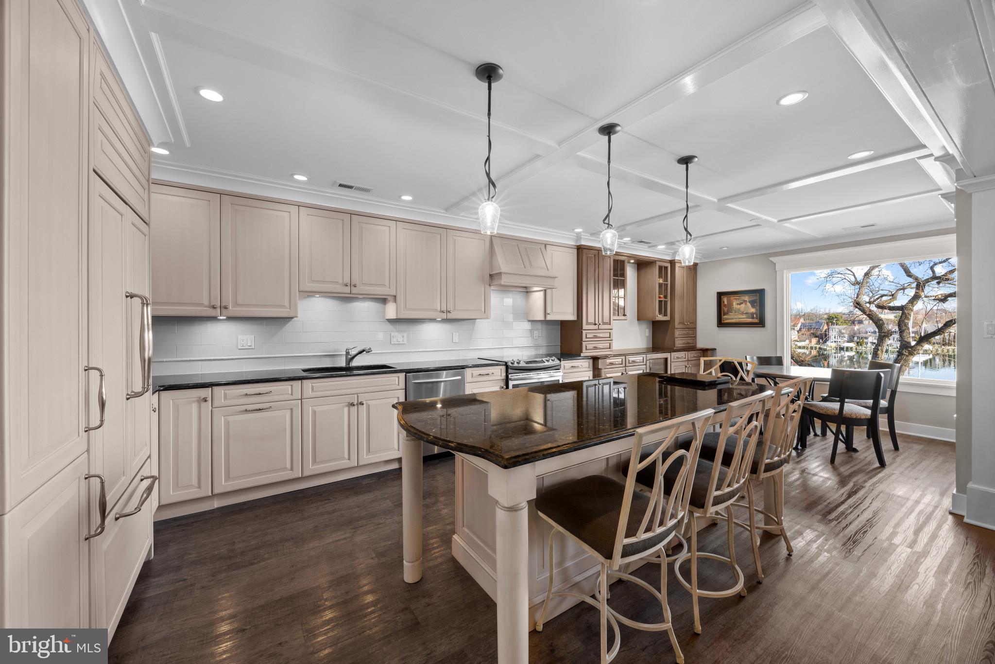 WATERFRONT SPA CREEK CONDO | 3 PRESIDENT POINT DRIVE B3