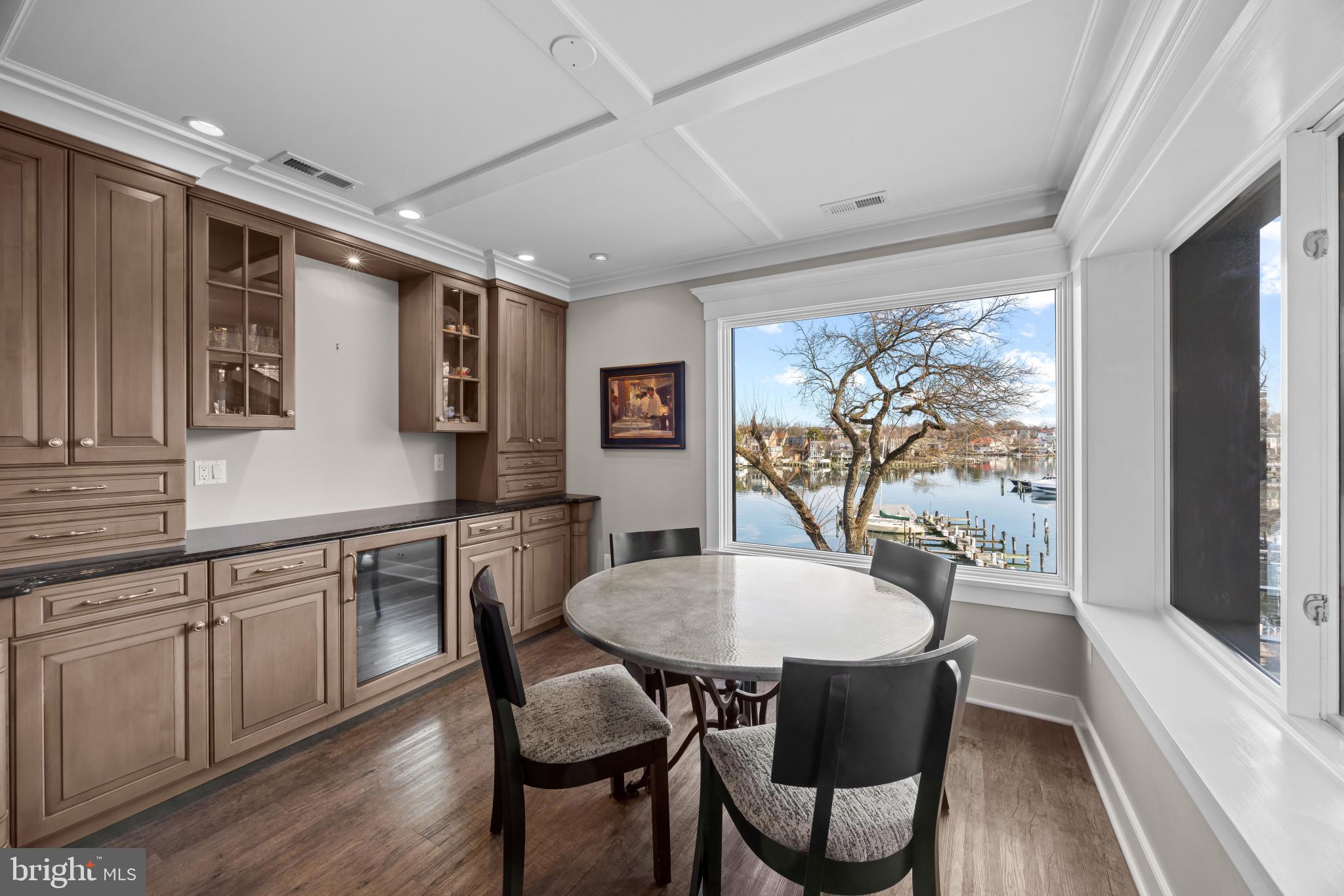 WATERFRONT SPA CREEK CONDO | 3 PRESIDENT POINT DRIVE B3