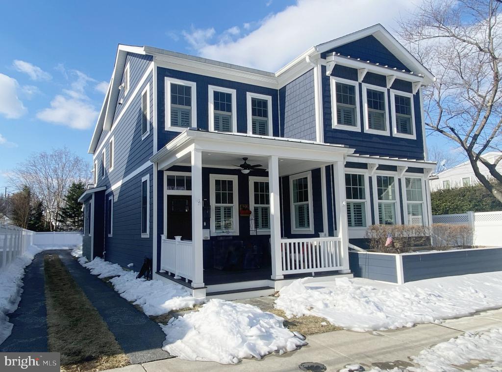 EASTPORT | 422 THIRD STREET