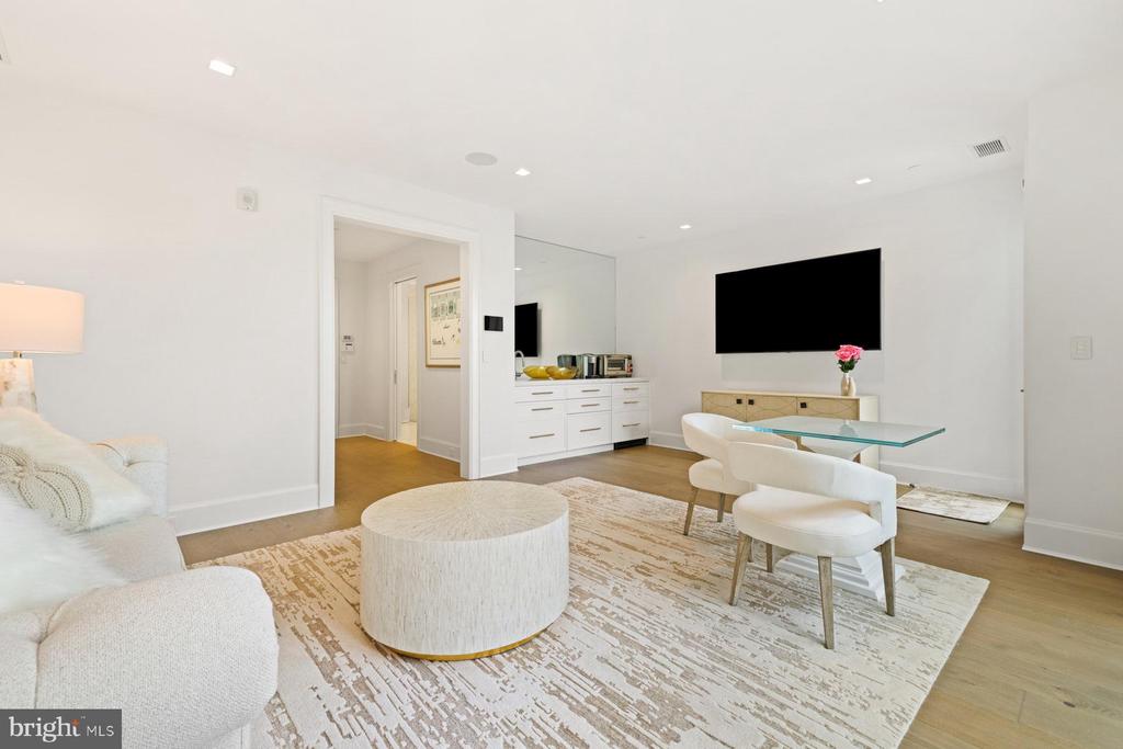HIGHEST 2-BDR CONDO SALE IN ANNAPOLIS | 289 STATE STREET 4
