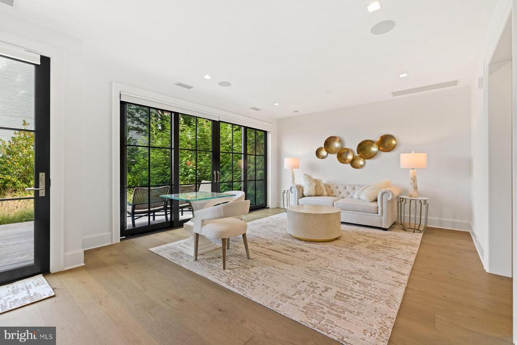 HIGHEST 2-BDR CONDO SALE IN ANNAPOLIS | 289 STATE STREET 4