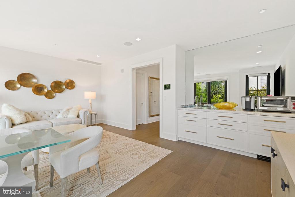 HIGHEST 2-BDR CONDO SALE IN ANNAPOLIS | 289 STATE STREET 4