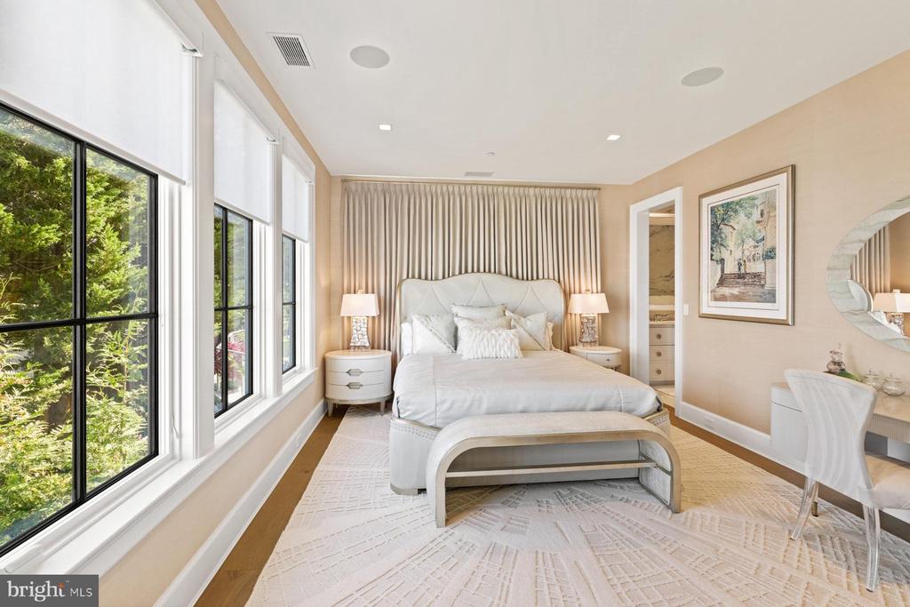 HIGHEST 2-BDR CONDO SALE IN ANNAPOLIS | 289 STATE STREET 4