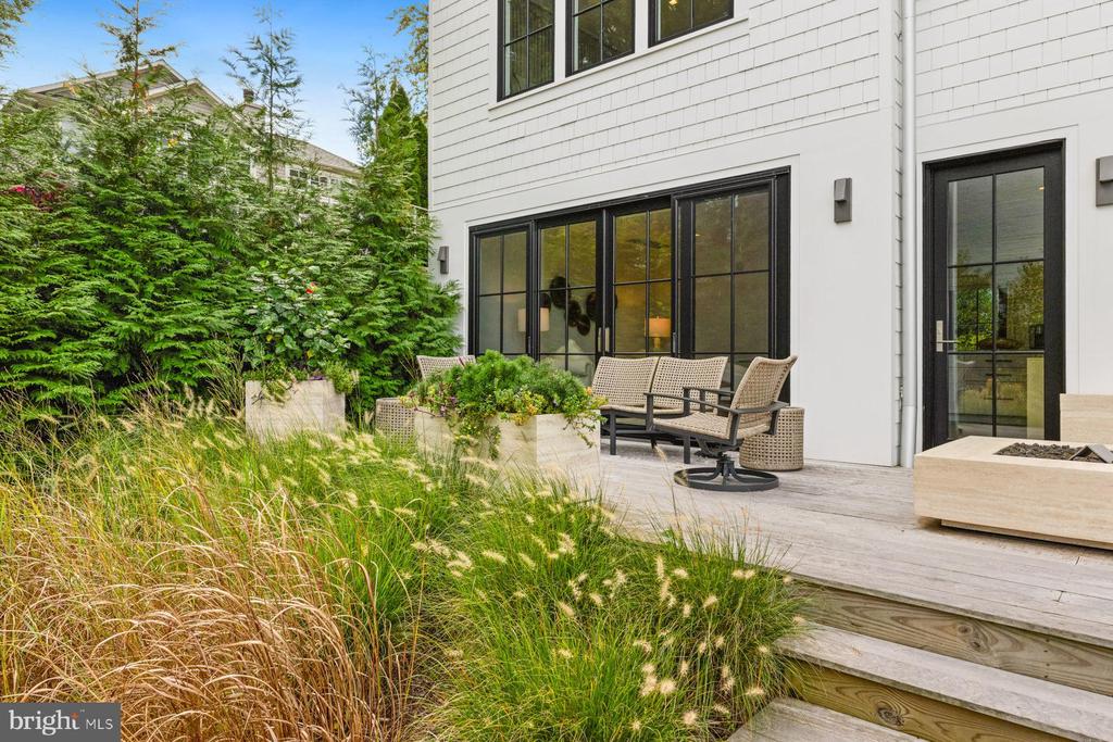 HIGHEST 2-BDR CONDO SALE IN ANNAPOLIS | 289 STATE STREET 4