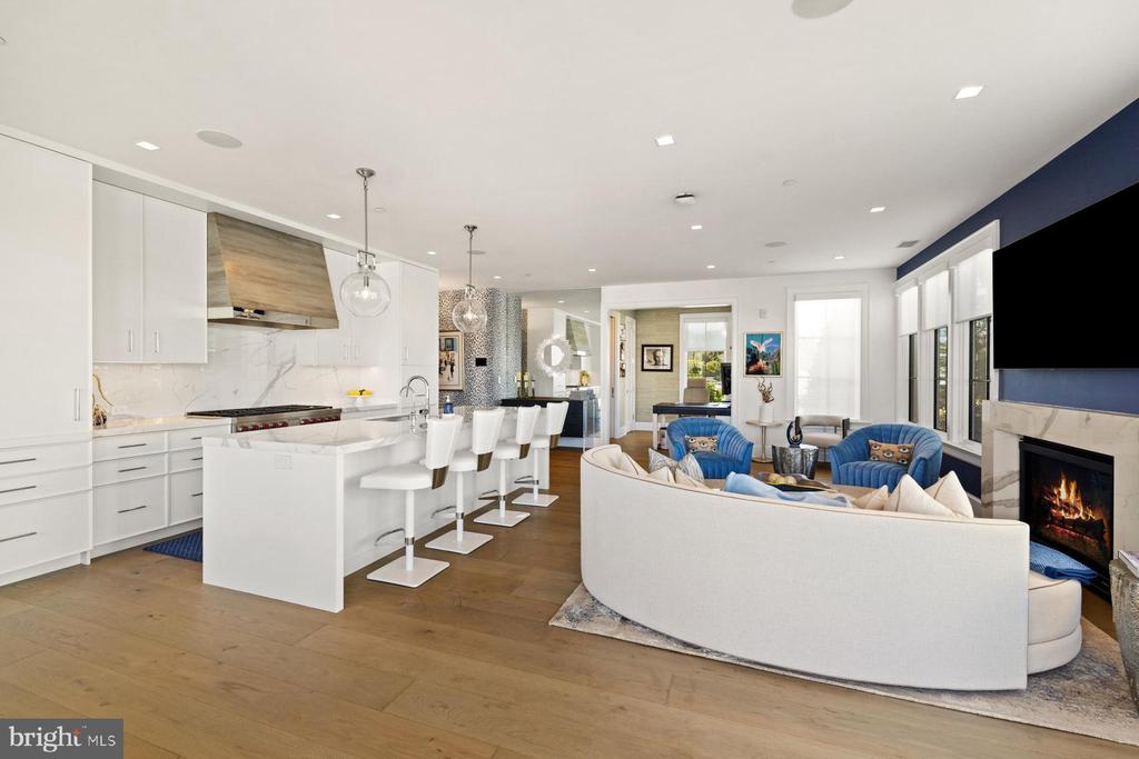 HIGHEST 2-BDR CONDO SALE IN ANNAPOLIS | 289 STATE STREET 4