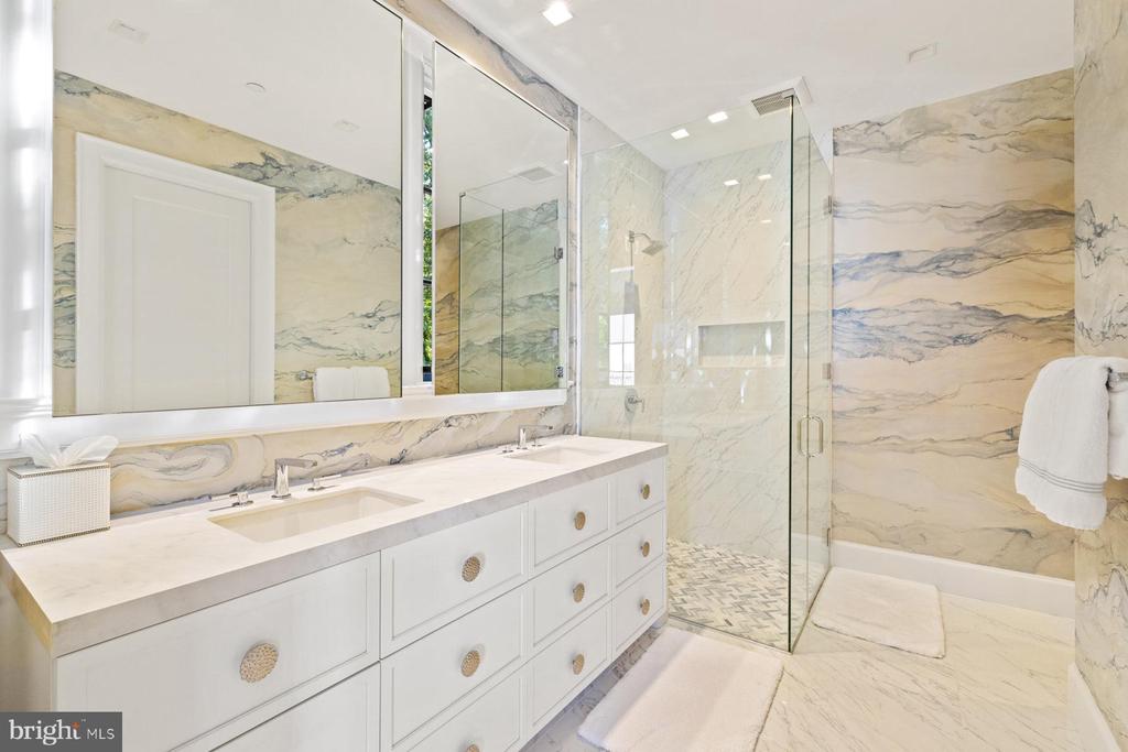 HIGHEST 2-BDR CONDO SALE IN ANNAPOLIS | 289 STATE STREET 4