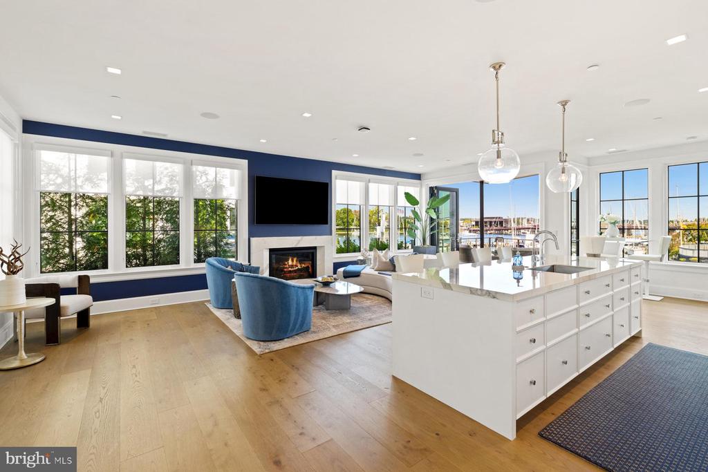 HIGHEST 2-BDR CONDO SALE IN ANNAPOLIS | 289 STATE STREET 4