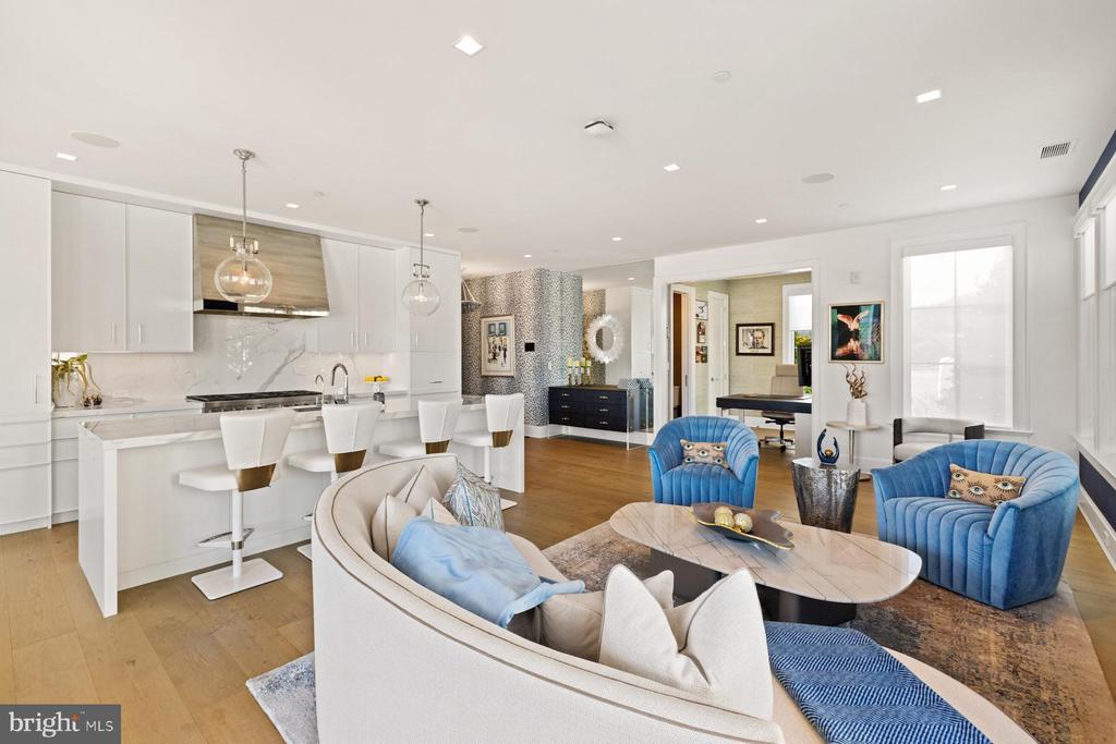 HIGHEST 2-BDR CONDO SALE IN ANNAPOLIS | 289 STATE STREET 4