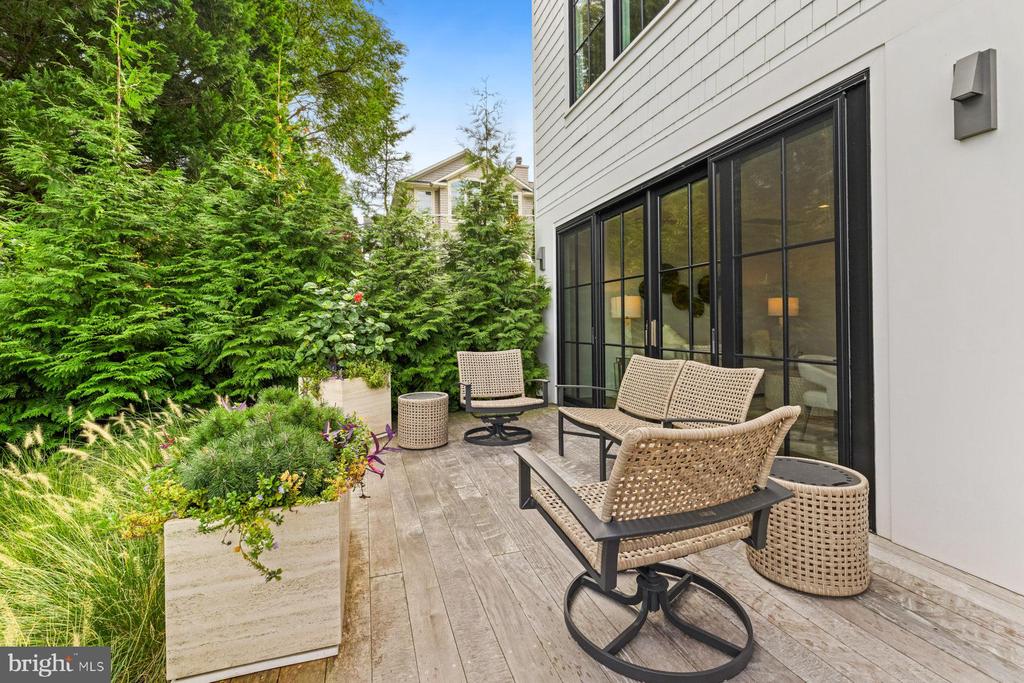 HIGHEST 2-BDR CONDO SALE IN ANNAPOLIS | 289 STATE STREET 4