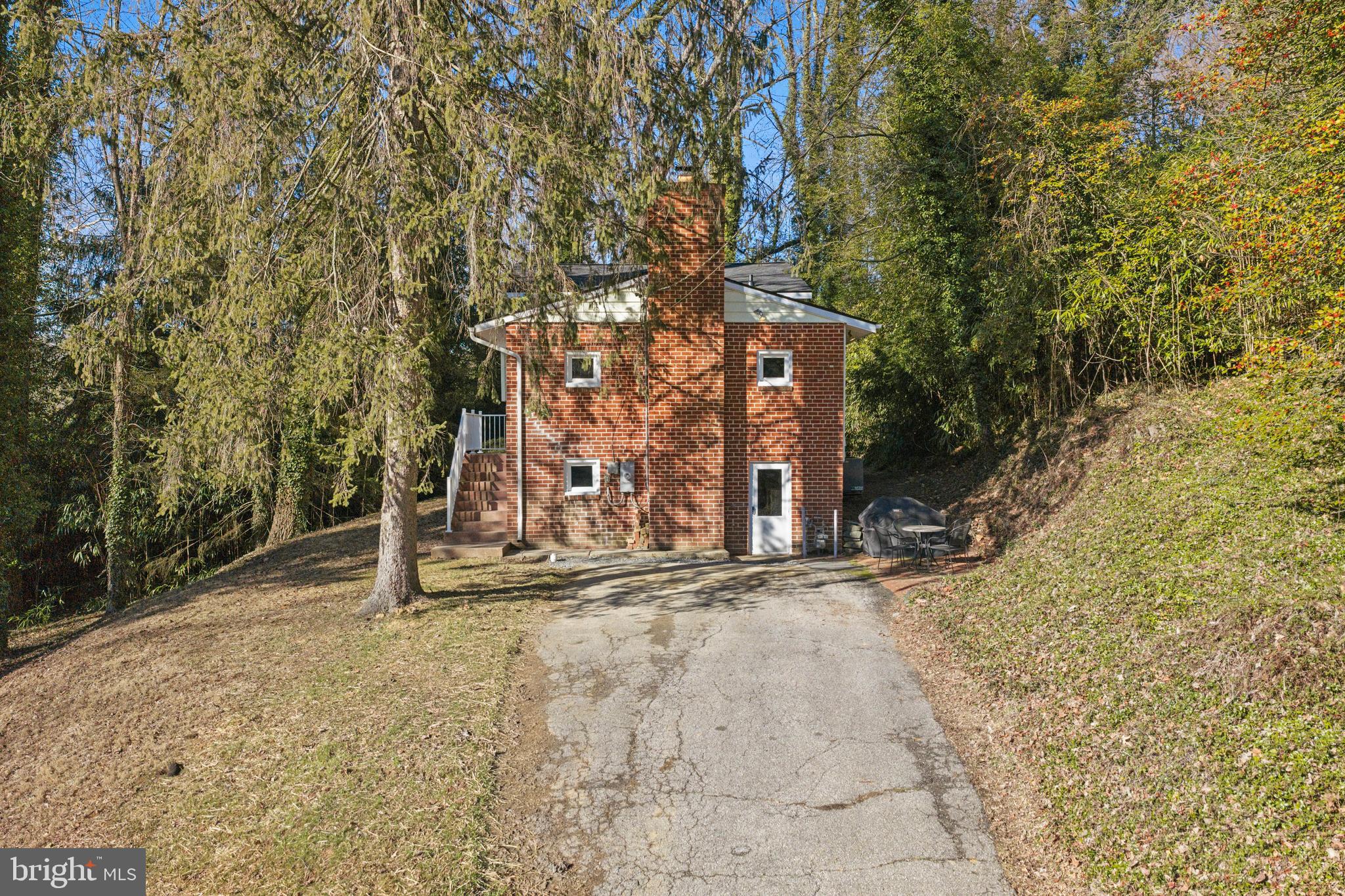 BROADNECK SCHOOLS | 1294 CIRCLE DRIVE