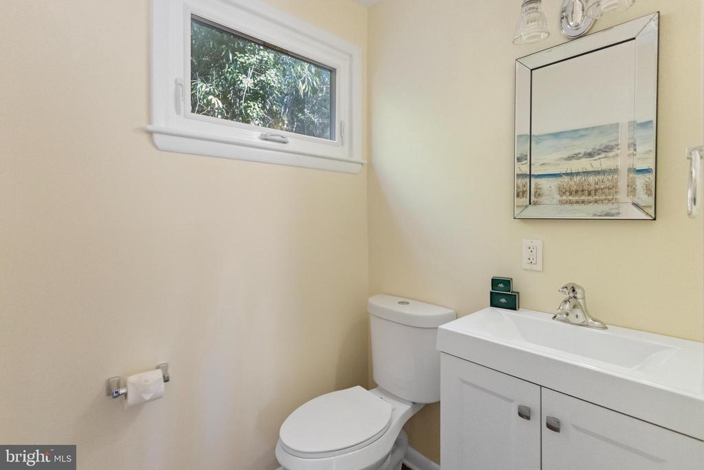 BROADNECK SCHOOLS | 1294 CIRCLE DRIVE