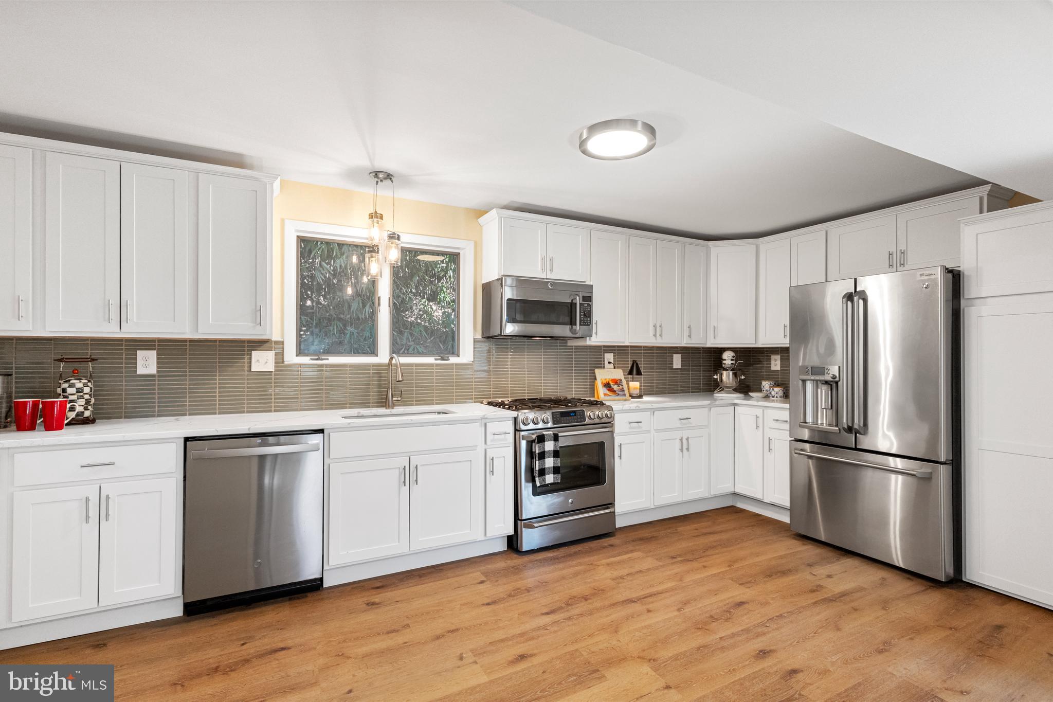 BROADNECK SCHOOLS | 1294 CIRCLE DRIVE