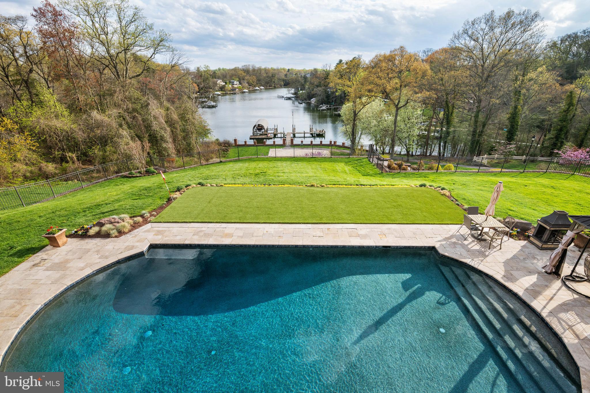 THE POD | 423 BENFIELD ROAD