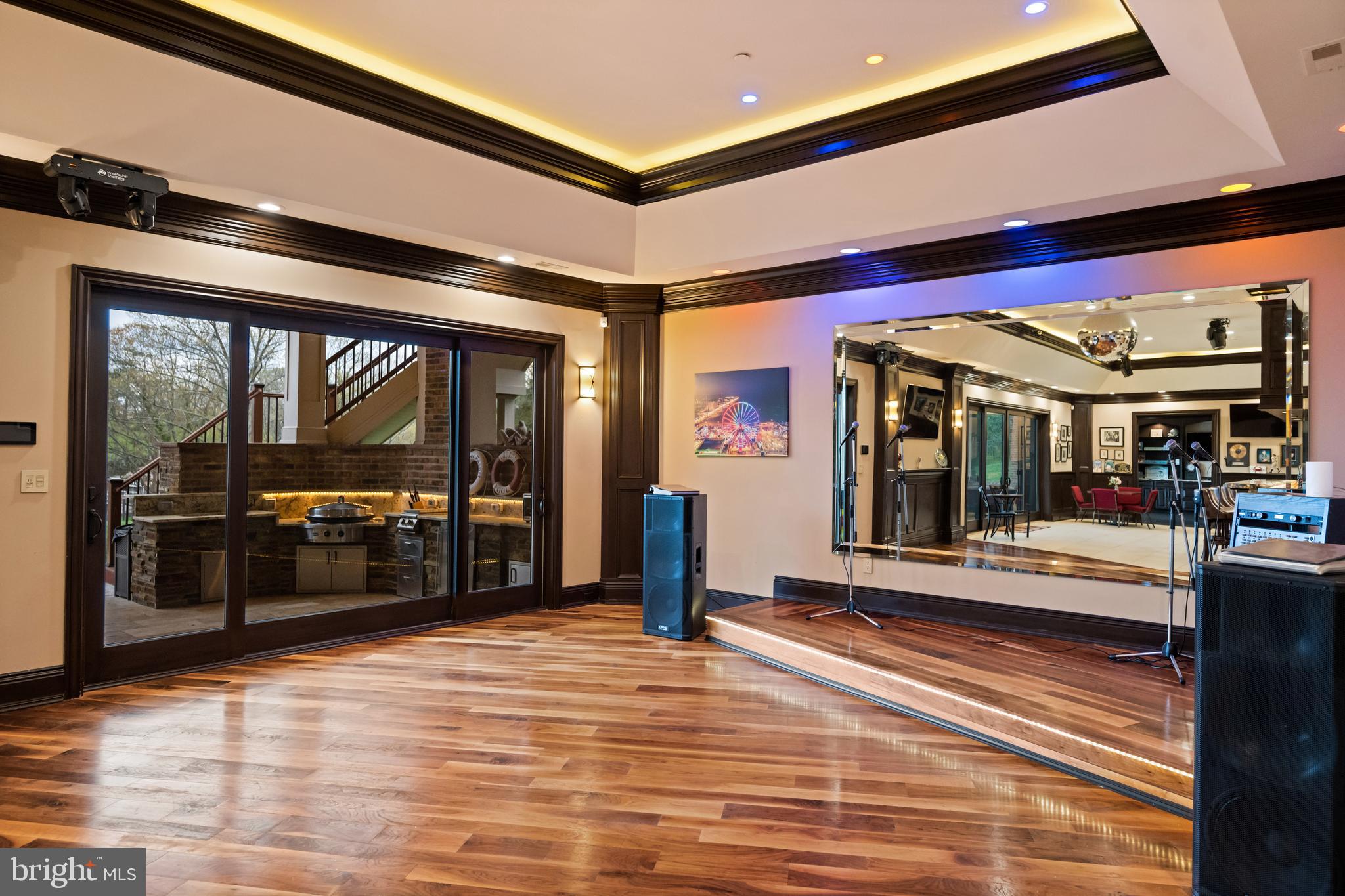 THE POD | 423 BENFIELD ROAD