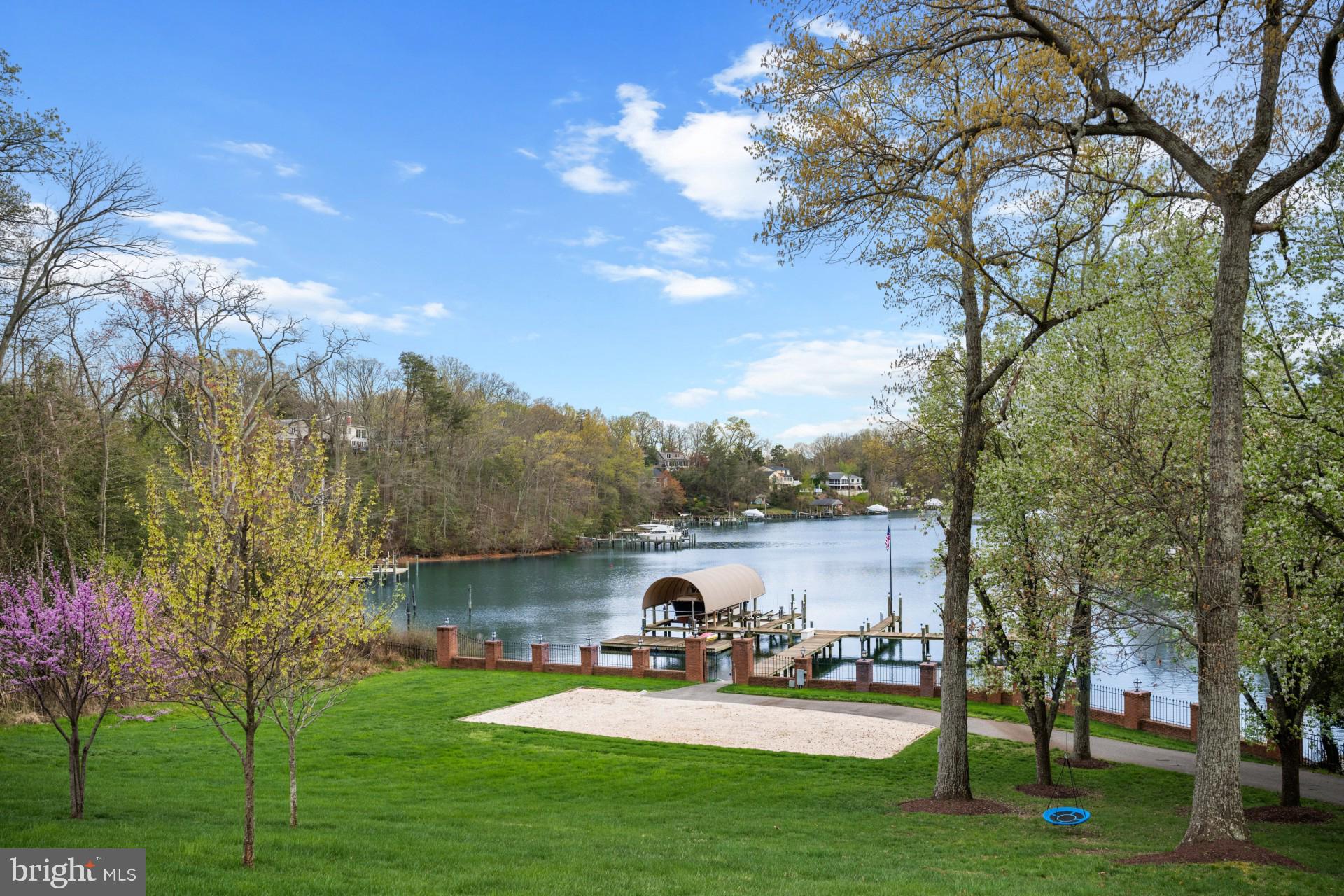 THE POD | 423 BENFIELD ROAD