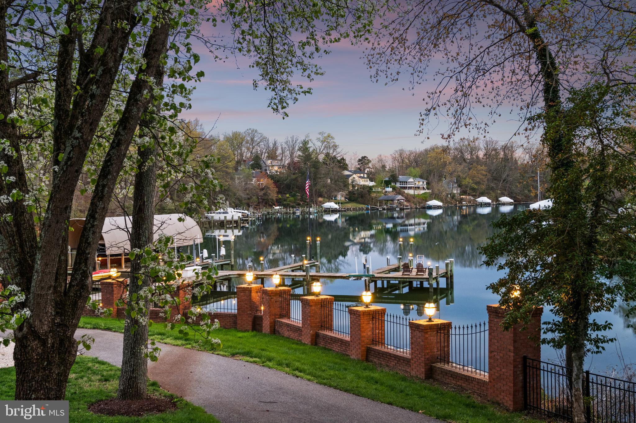 THE POD | 423 BENFIELD ROAD