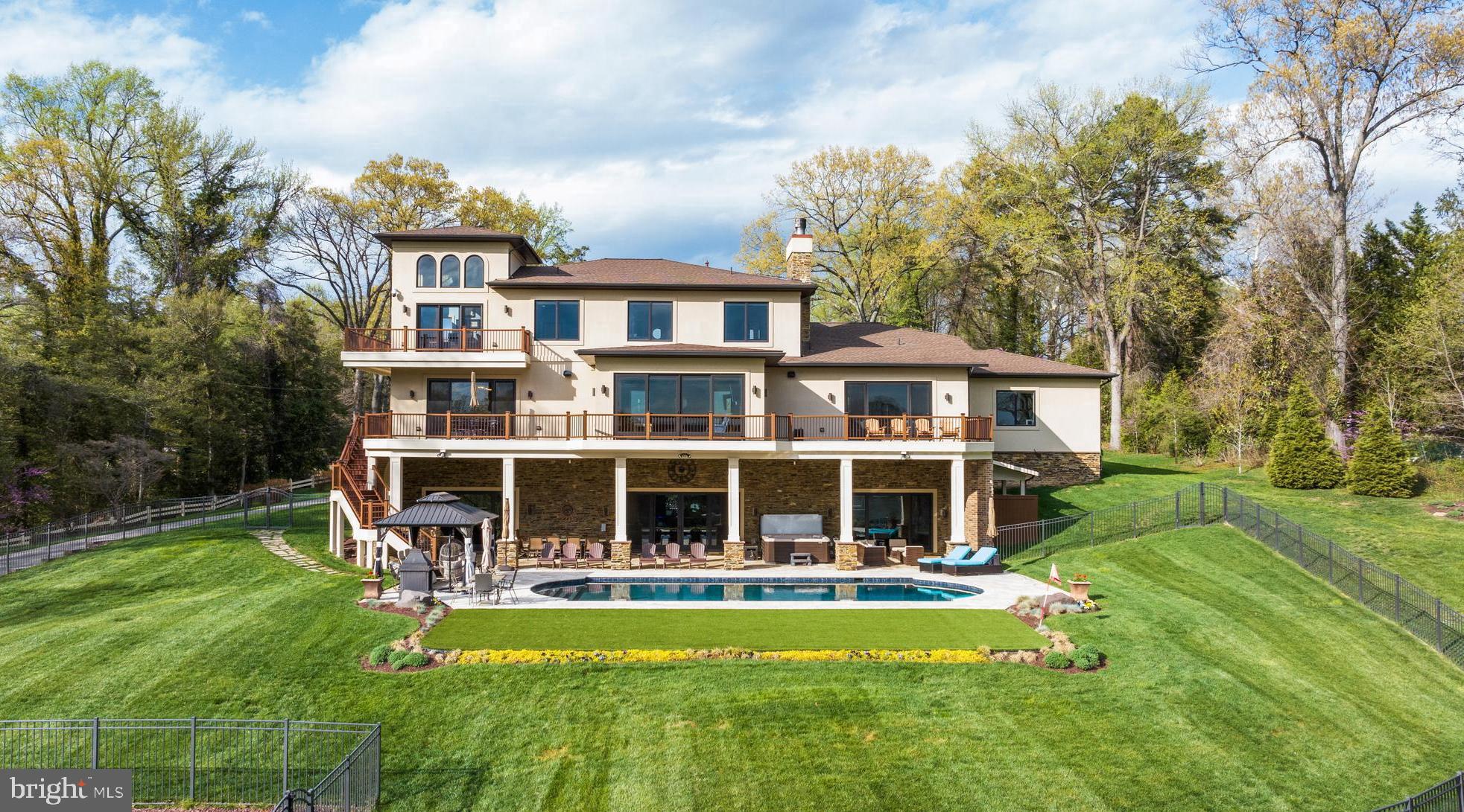 THE POD | 423 BENFIELD ROAD