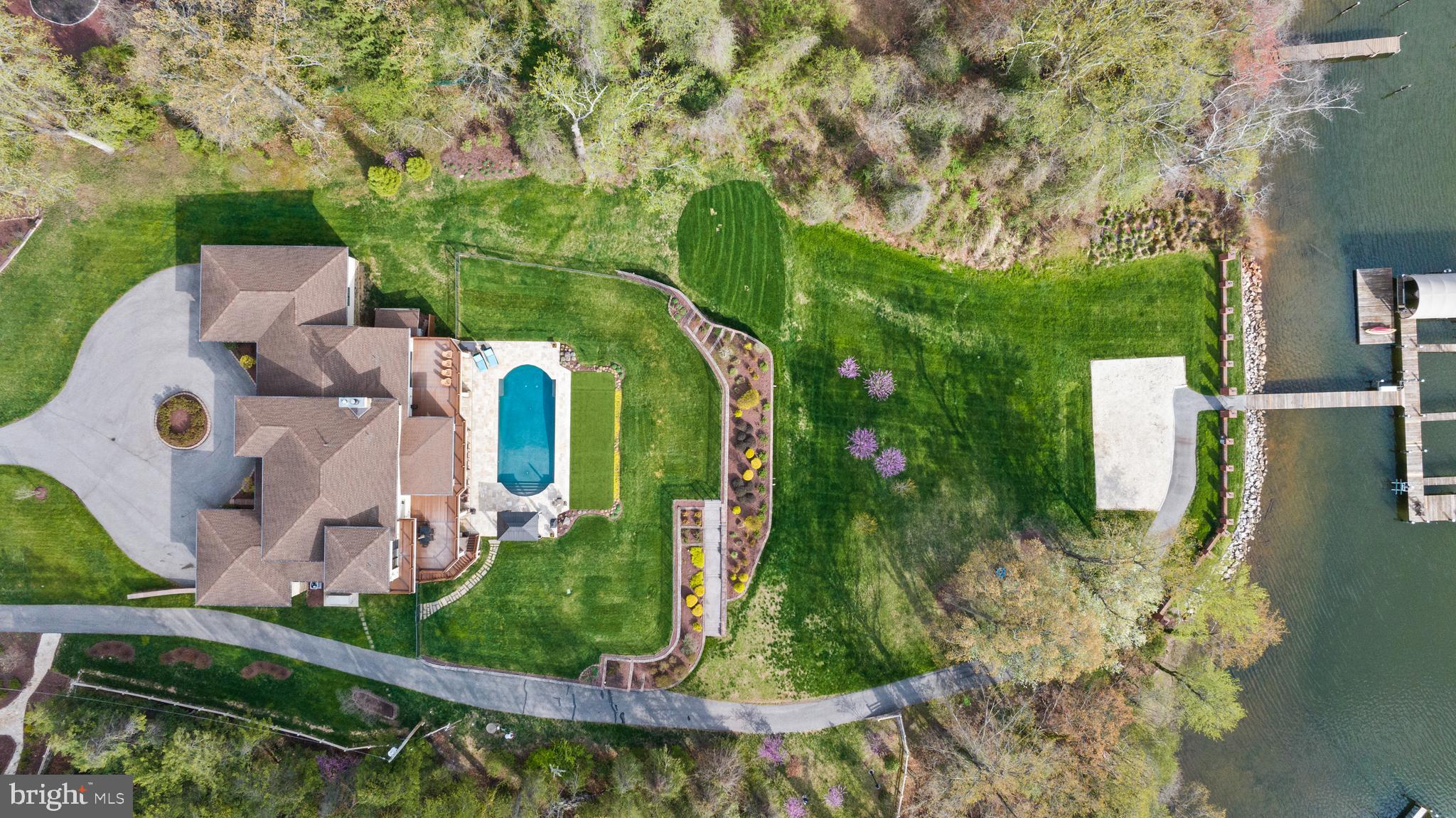 THE POD | 423 BENFIELD ROAD