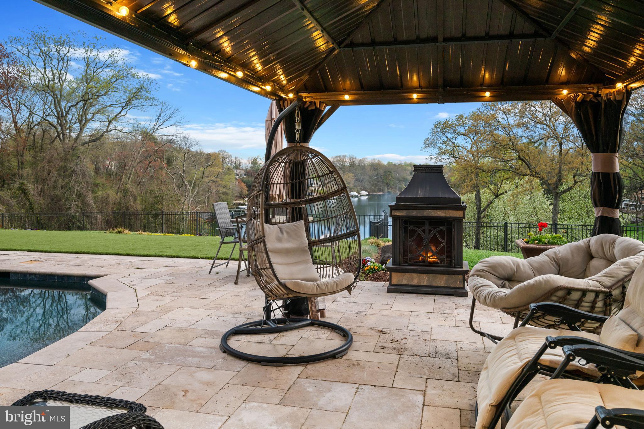 THE POD | 423 BENFIELD ROAD