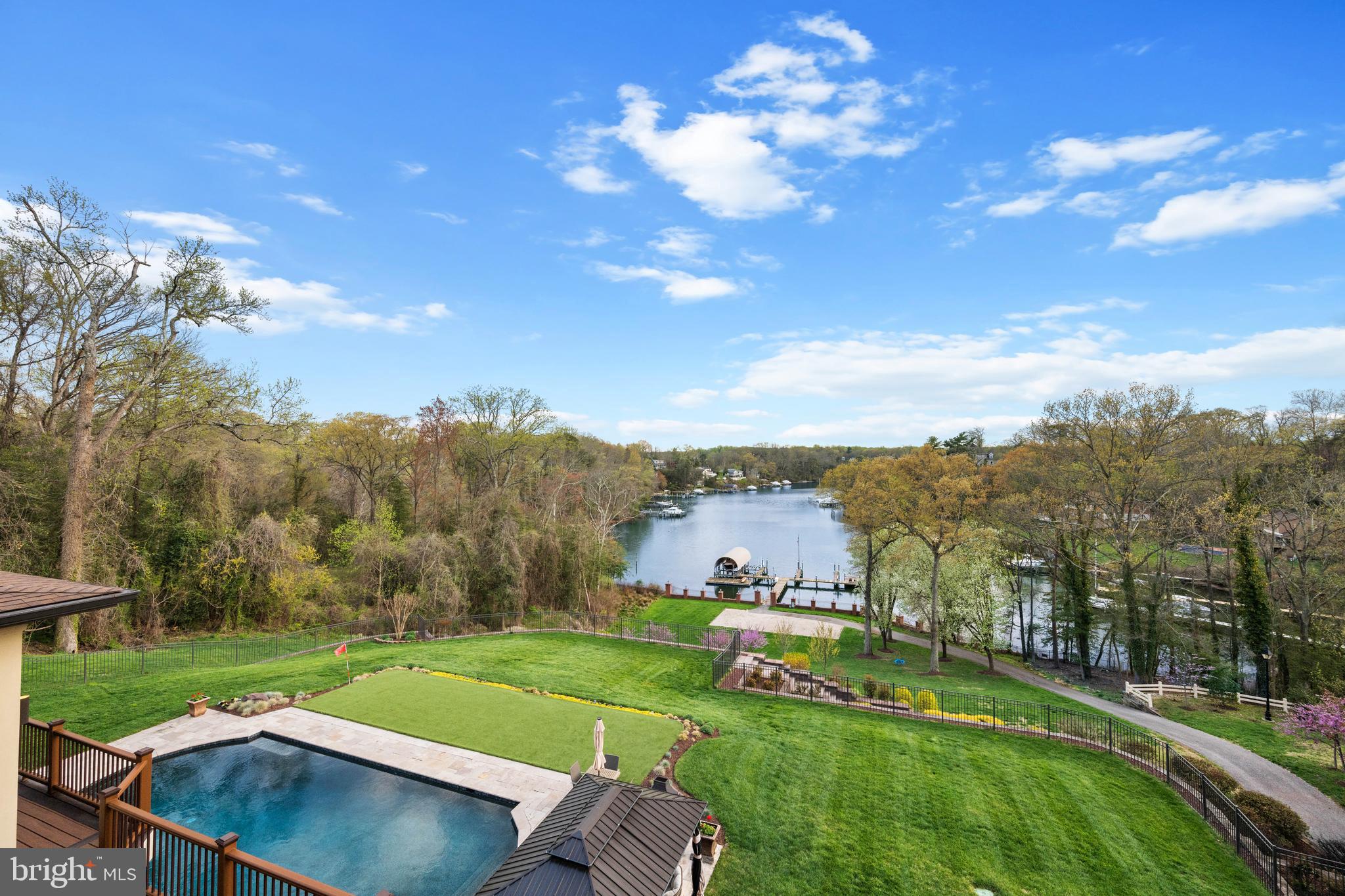 THE POD | 423 BENFIELD ROAD