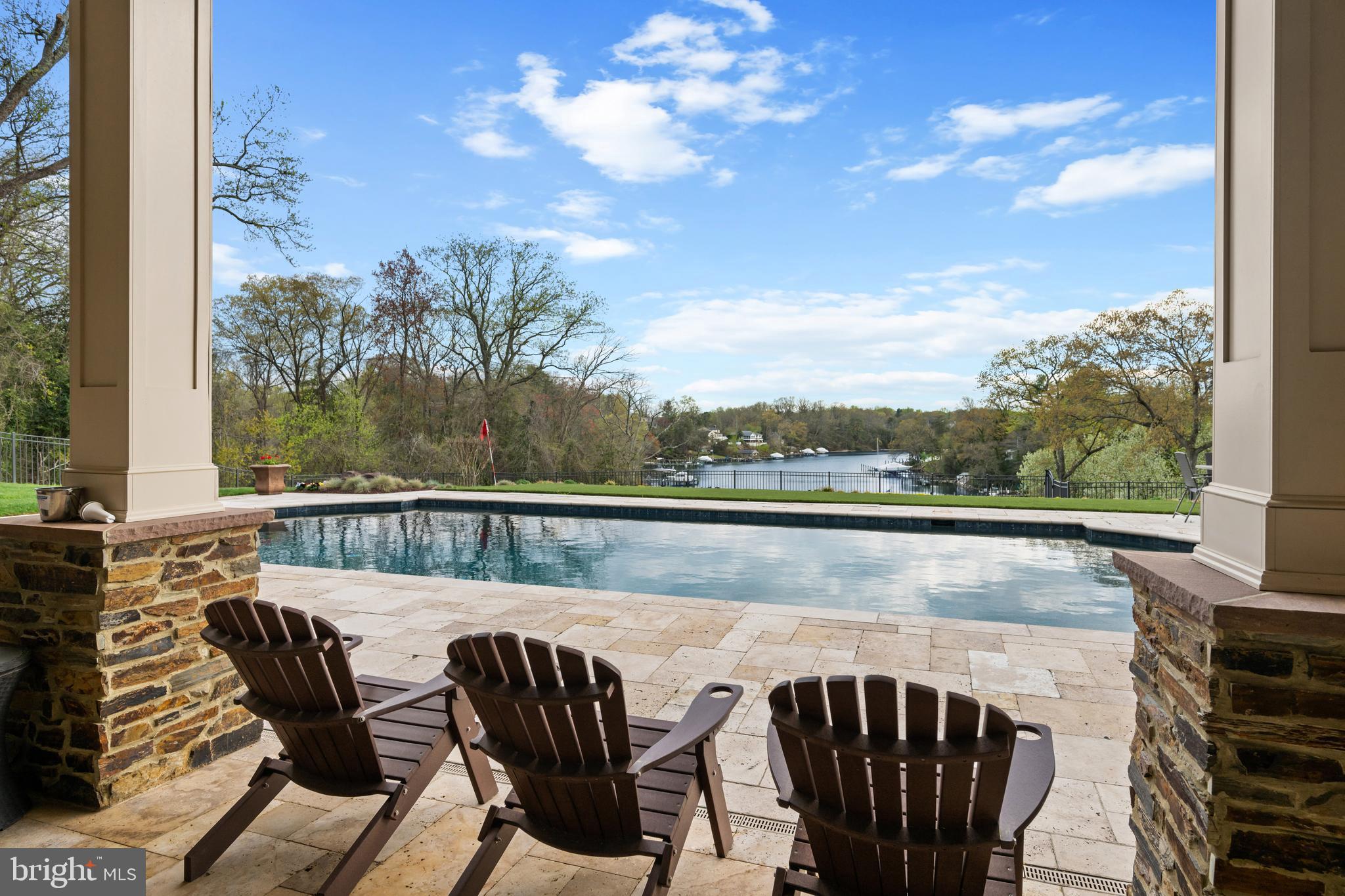 THE POD | 423 BENFIELD ROAD