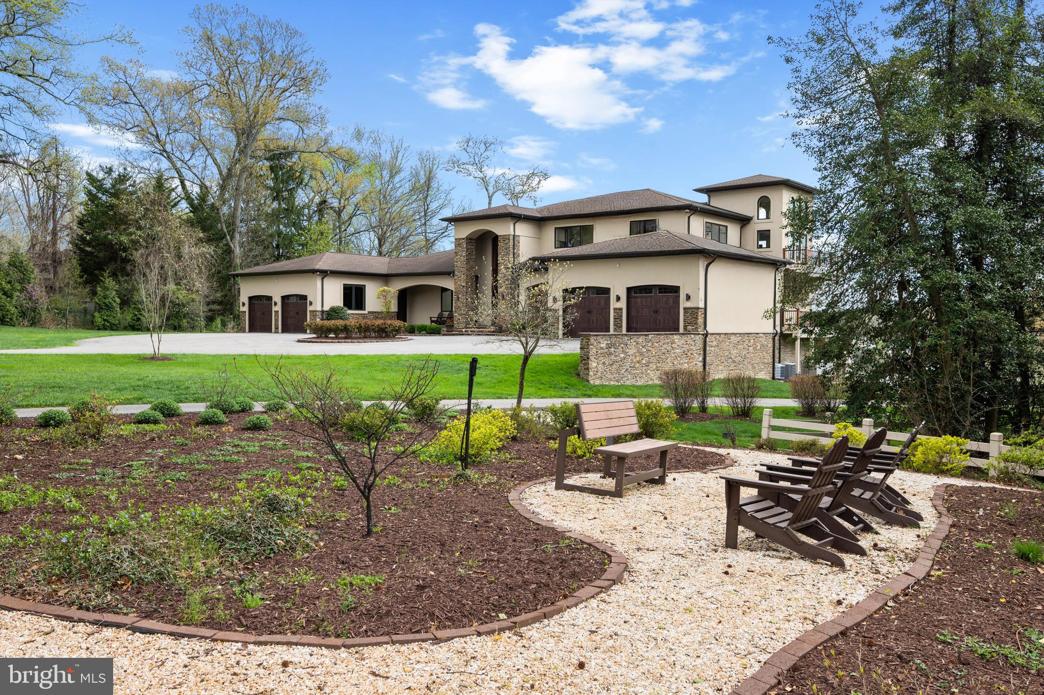 THE POD | 423 BENFIELD ROAD