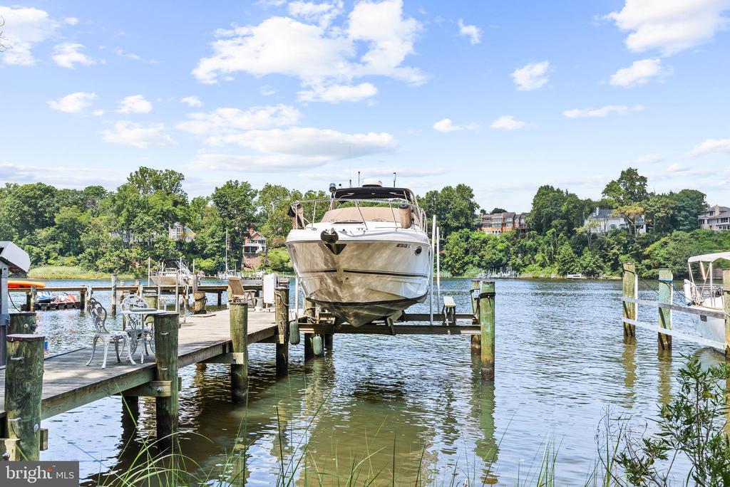 EPPING FOREST WATERFRONT | 357 OVERLOOK TRAIL