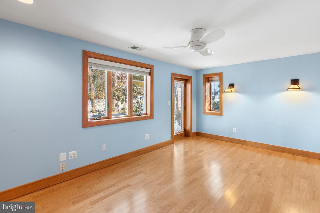 EPPING FOREST WATERFRONT | 357 OVERLOOK TRAIL