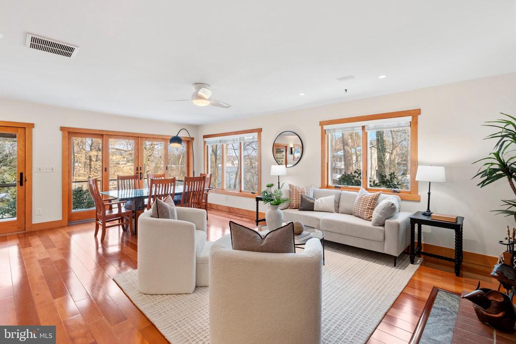 EPPING FOREST WATERFRONT | 357 OVERLOOK TRAIL