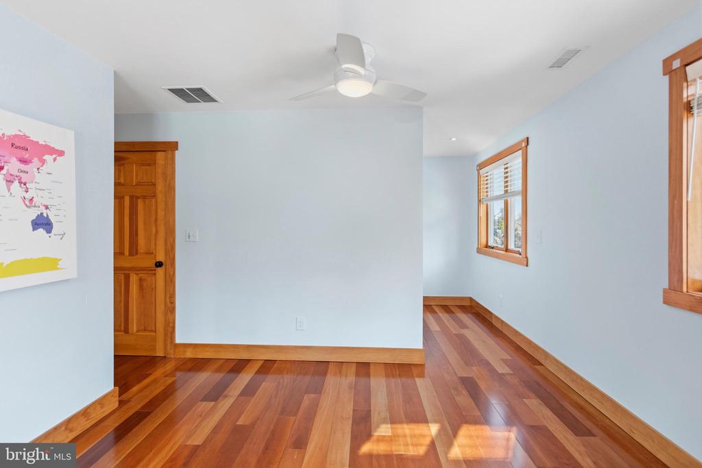 EPPING FOREST WATERFRONT | 357 OVERLOOK TRAIL