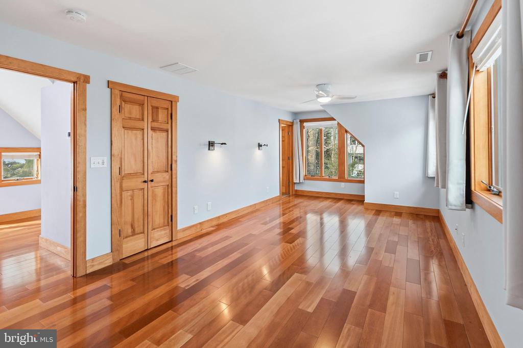EPPING FOREST WATERFRONT | 357 OVERLOOK TRAIL