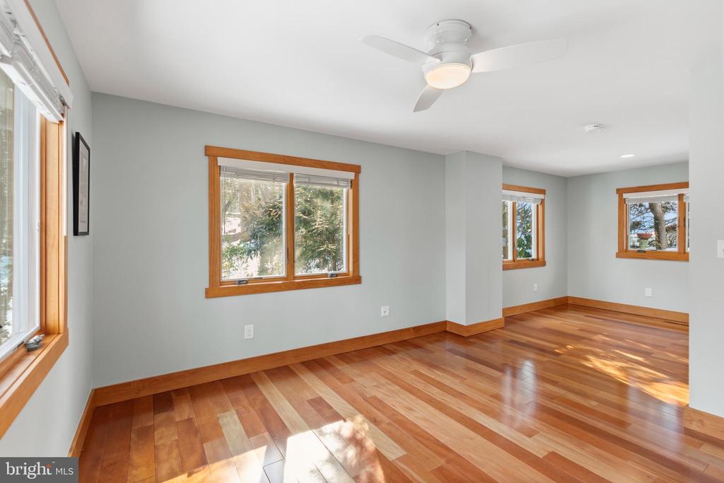 EPPING FOREST WATERFRONT | 357 OVERLOOK TRAIL