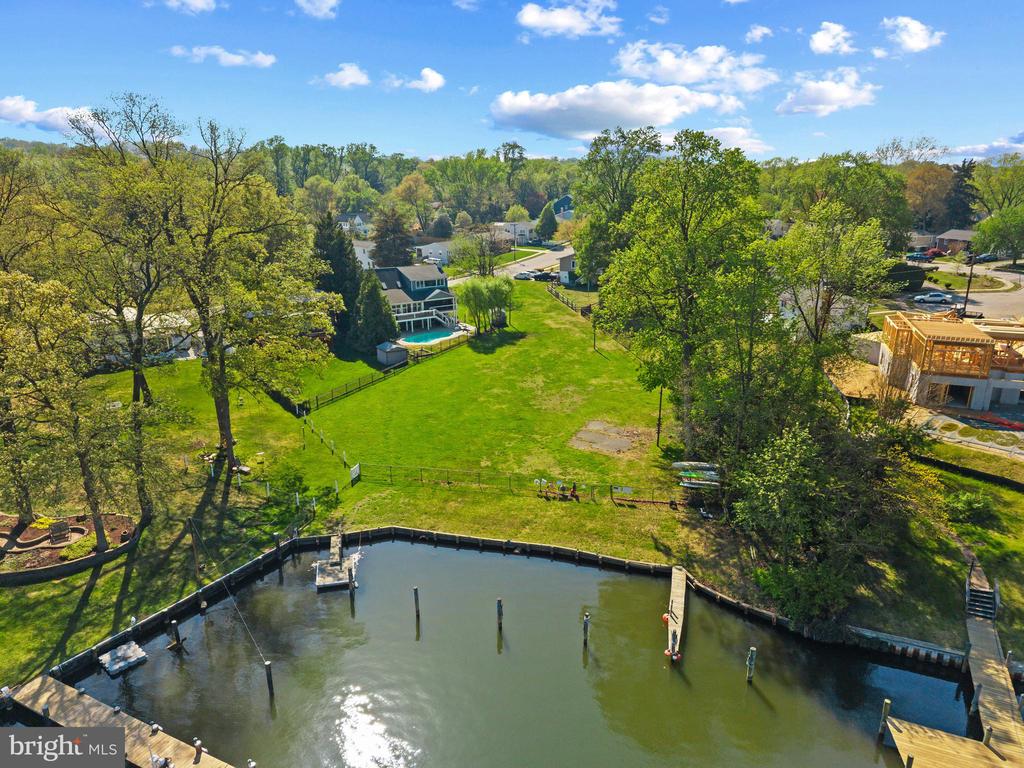 EASTPORT CRAFTSMAN | 819 JANICE DRIVE