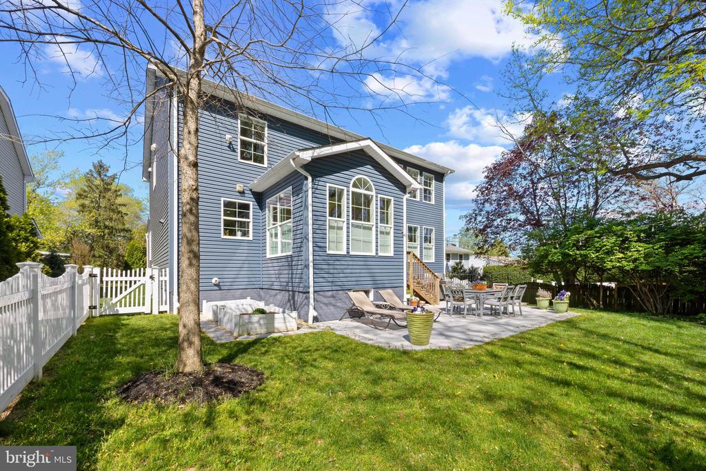 EASTPORT CRAFTSMAN | 819 JANICE DRIVE