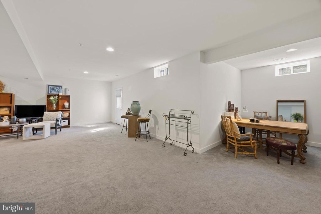 EASTPORT CRAFTSMAN | 819 JANICE DRIVE