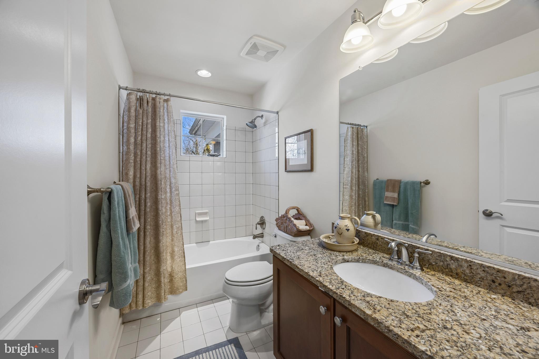 EASTPORT CRAFTSMAN | 819 JANICE DRIVE