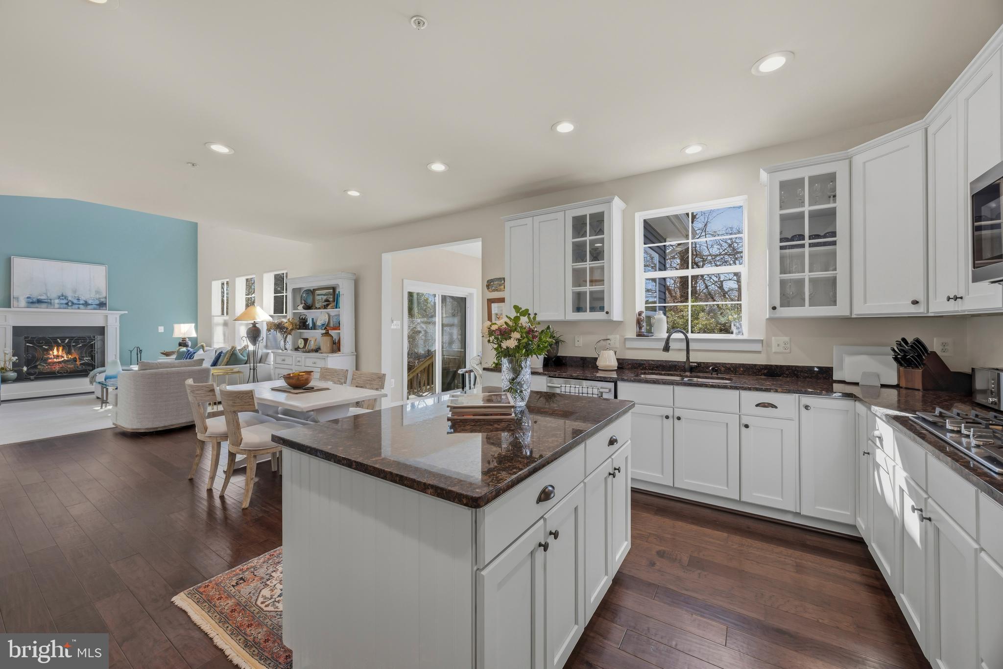 EASTPORT CRAFTSMAN | 819 JANICE DRIVE