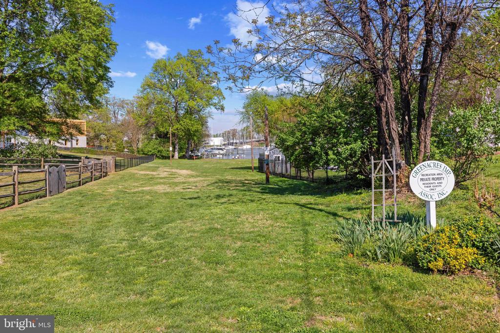 EASTPORT CRAFTSMAN | 819 JANICE DRIVE