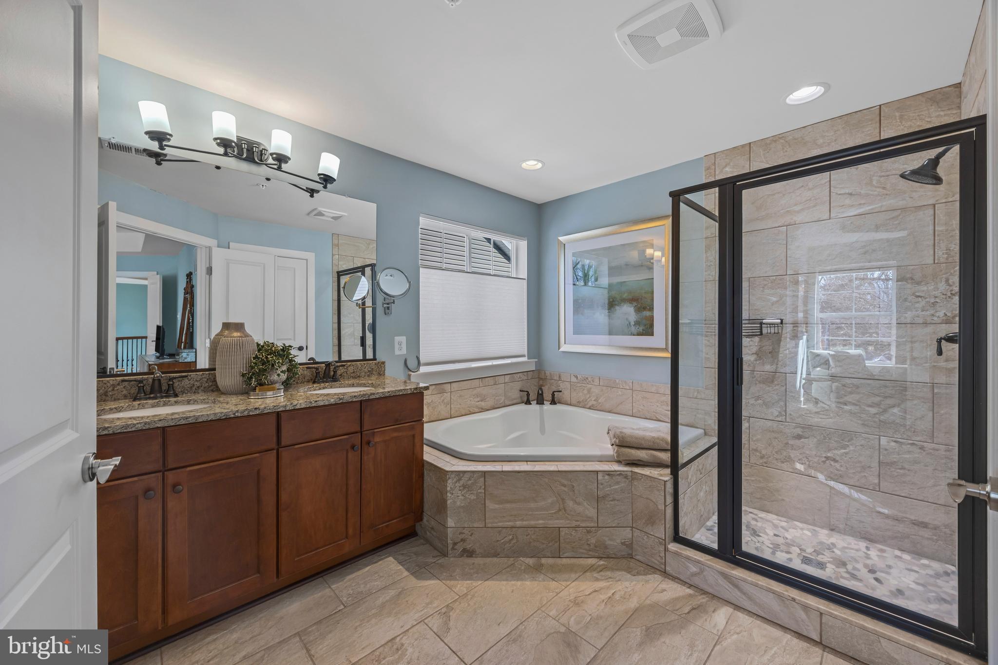 EASTPORT CRAFTSMAN | 819 JANICE DRIVE