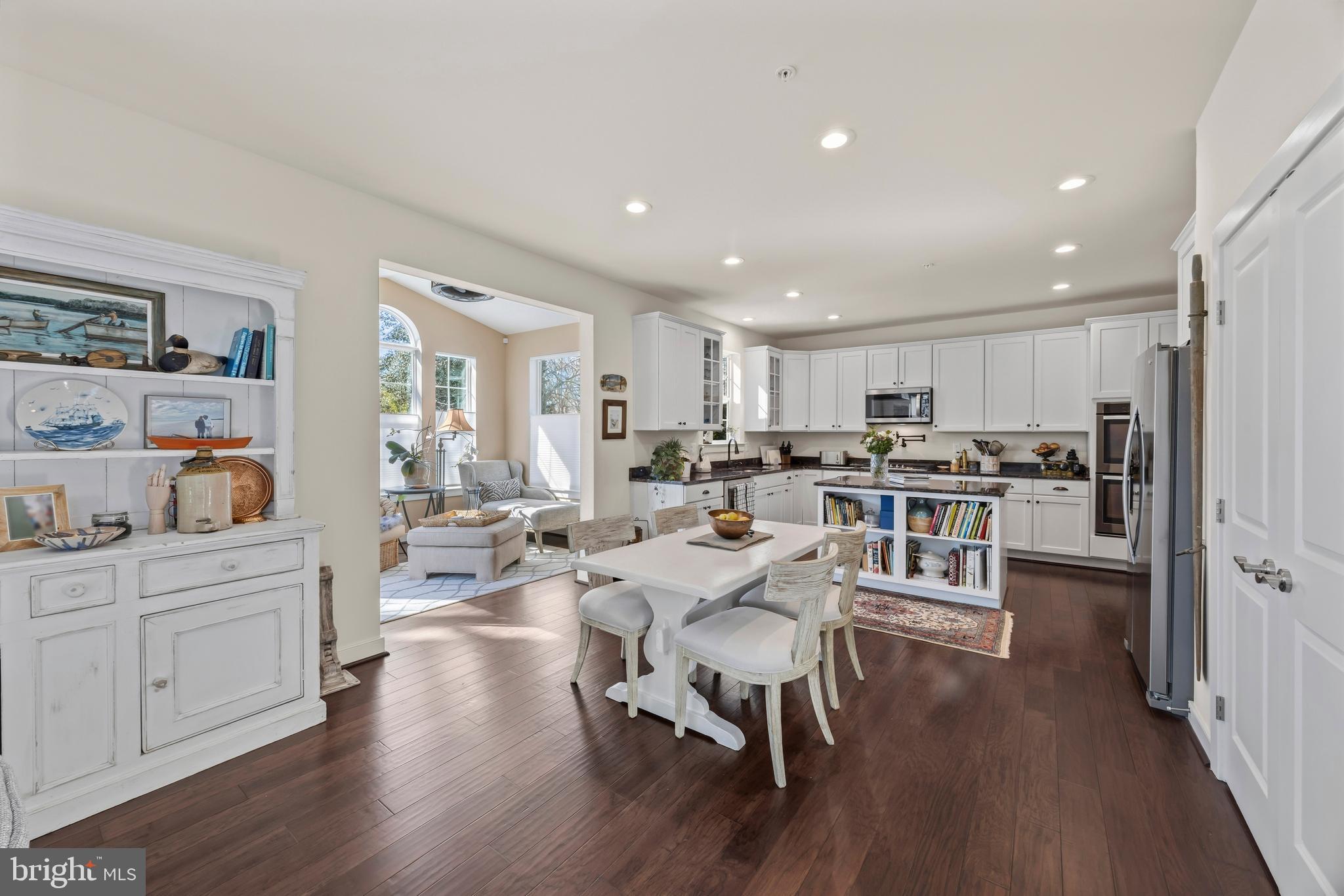 EASTPORT CRAFTSMAN | 819 JANICE DRIVE