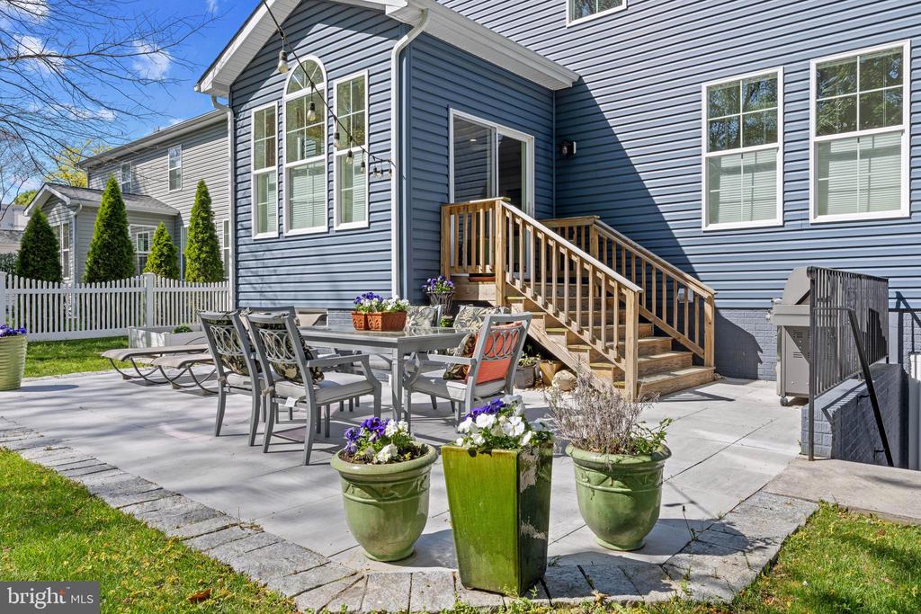 EASTPORT CRAFTSMAN | 819 JANICE DRIVE