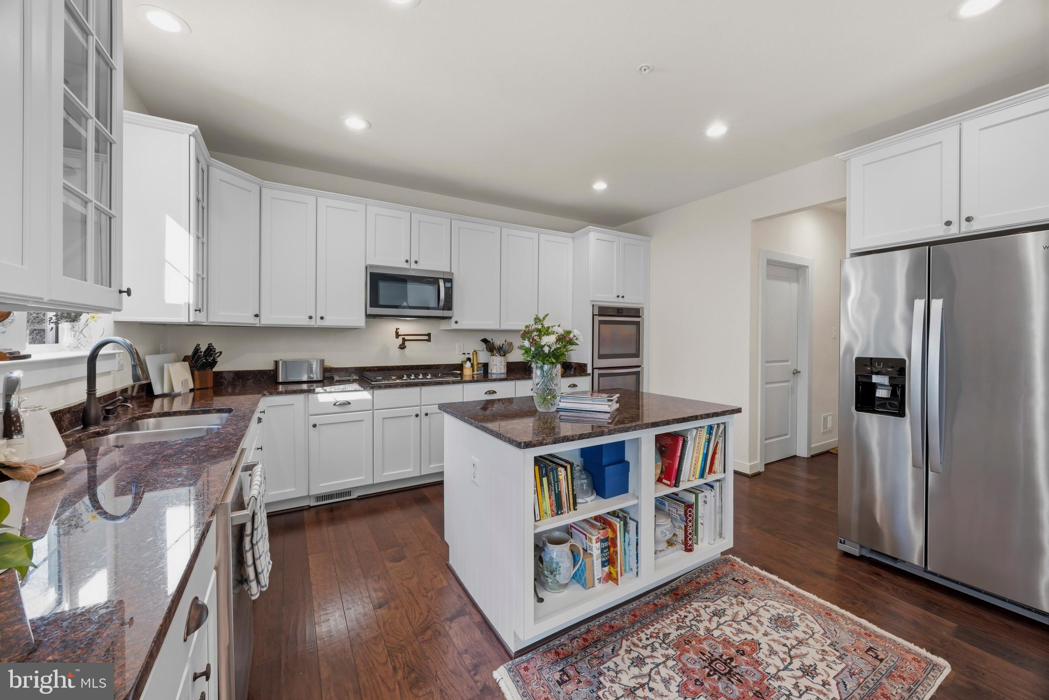 EASTPORT CRAFTSMAN | 819 JANICE DRIVE