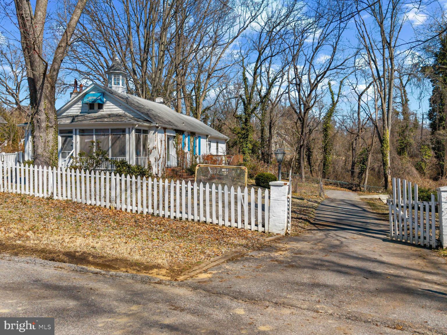 WEST ANNAPOLIS COTTAGE | 4 SHILEY STREET