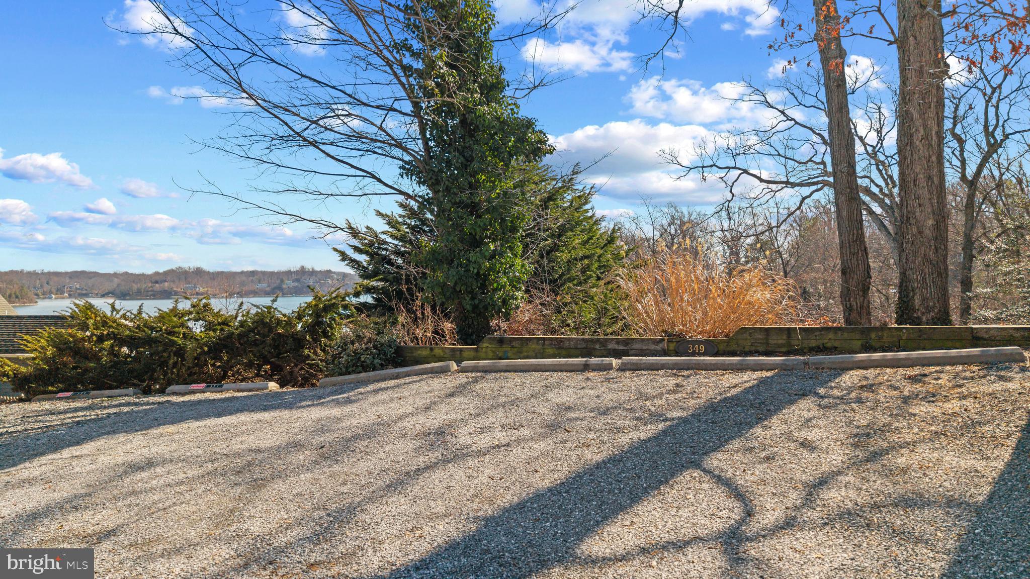 EPPING FOREST WATERFRONT | 349 SHERWOOD TRAIL