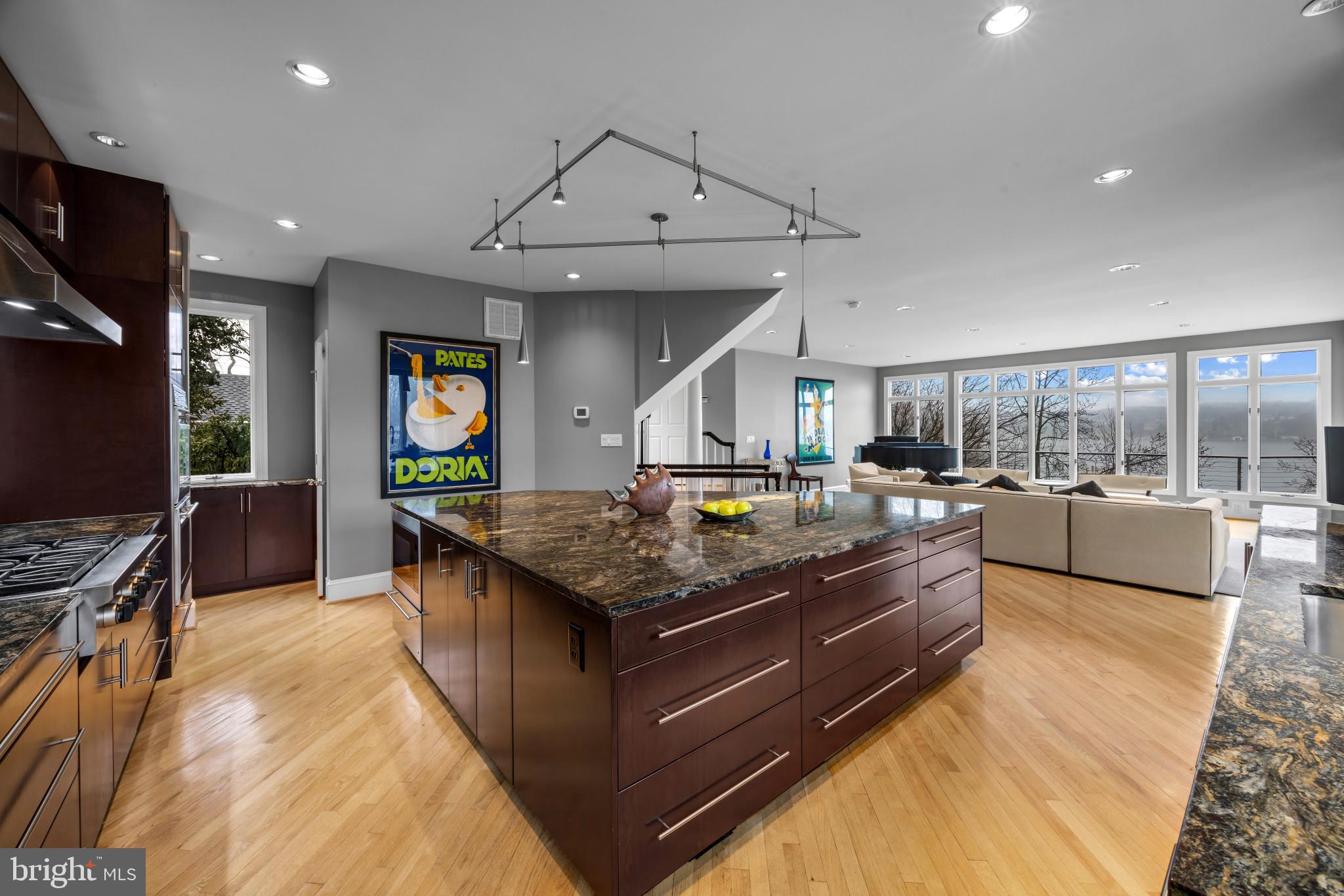 EPPING FOREST WATERFRONT | 349 SHERWOOD TRAIL