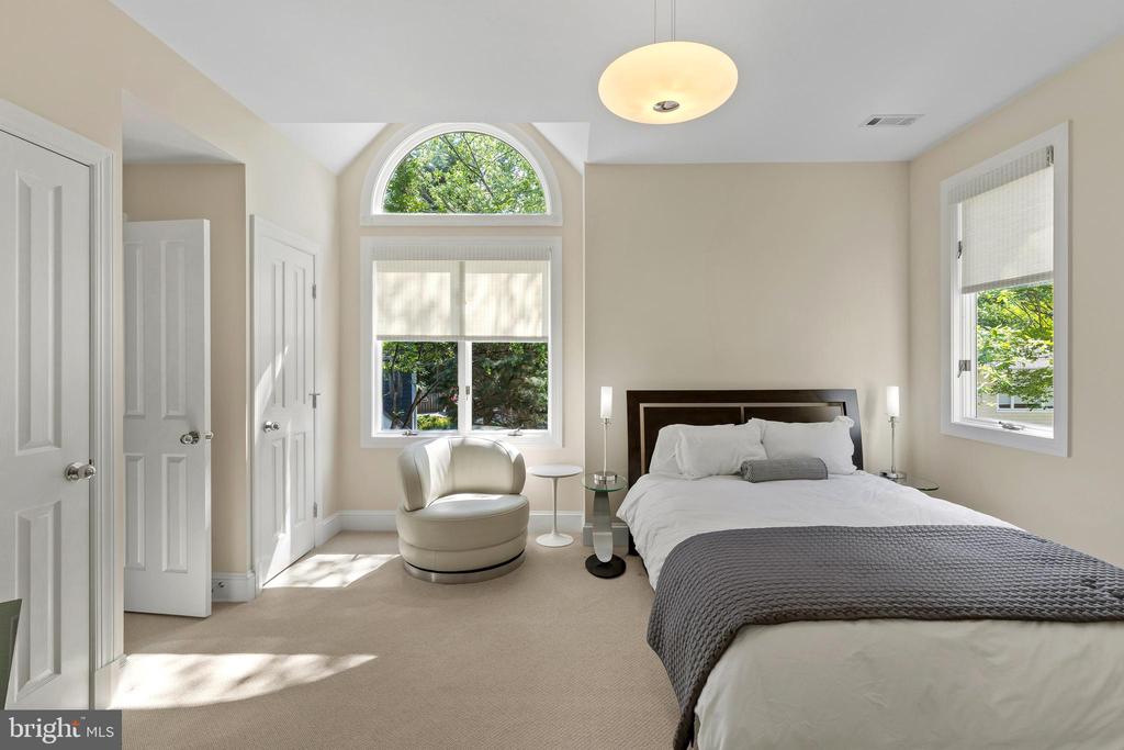 EPPING FOREST WATERFRONT | 349 SHERWOOD TRAIL