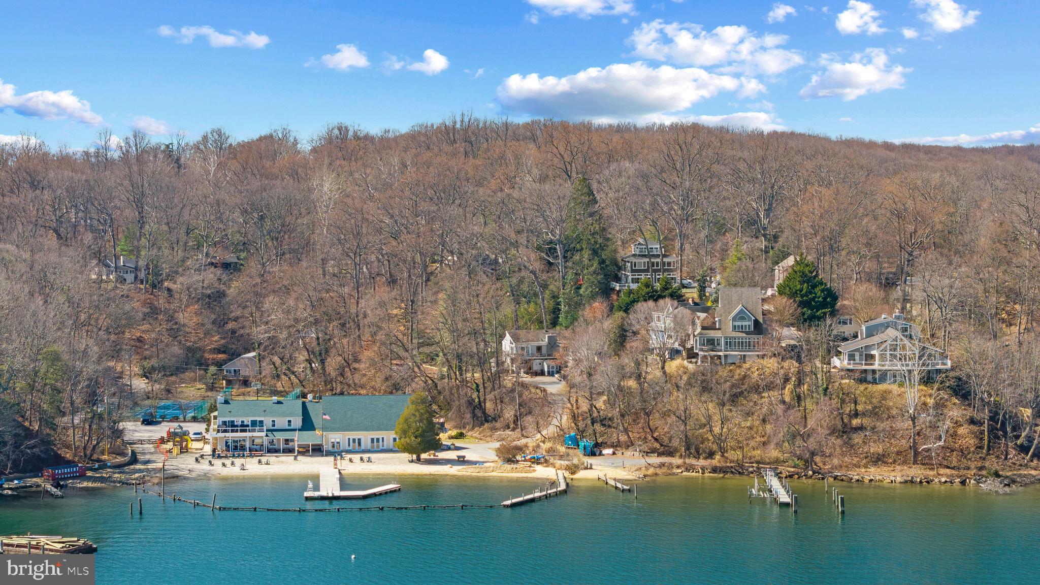 EPPING FOREST WATERFRONT | 349 SHERWOOD TRAIL