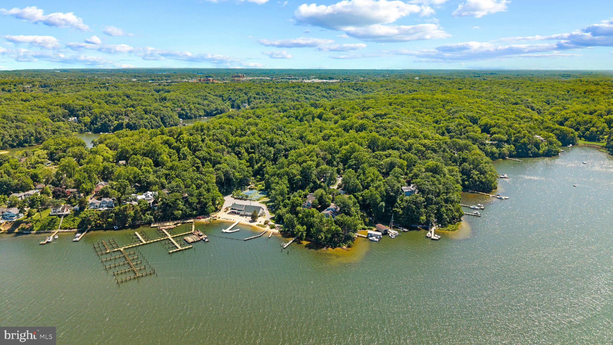 EPPING FOREST WATERFRONT | 349 SHERWOOD TRAIL